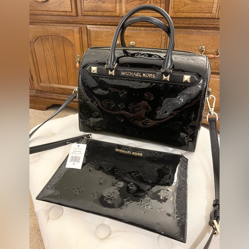 Michael Kors Kara Medium Duffle Signature Handbag/Wristlet Set NWT RARE